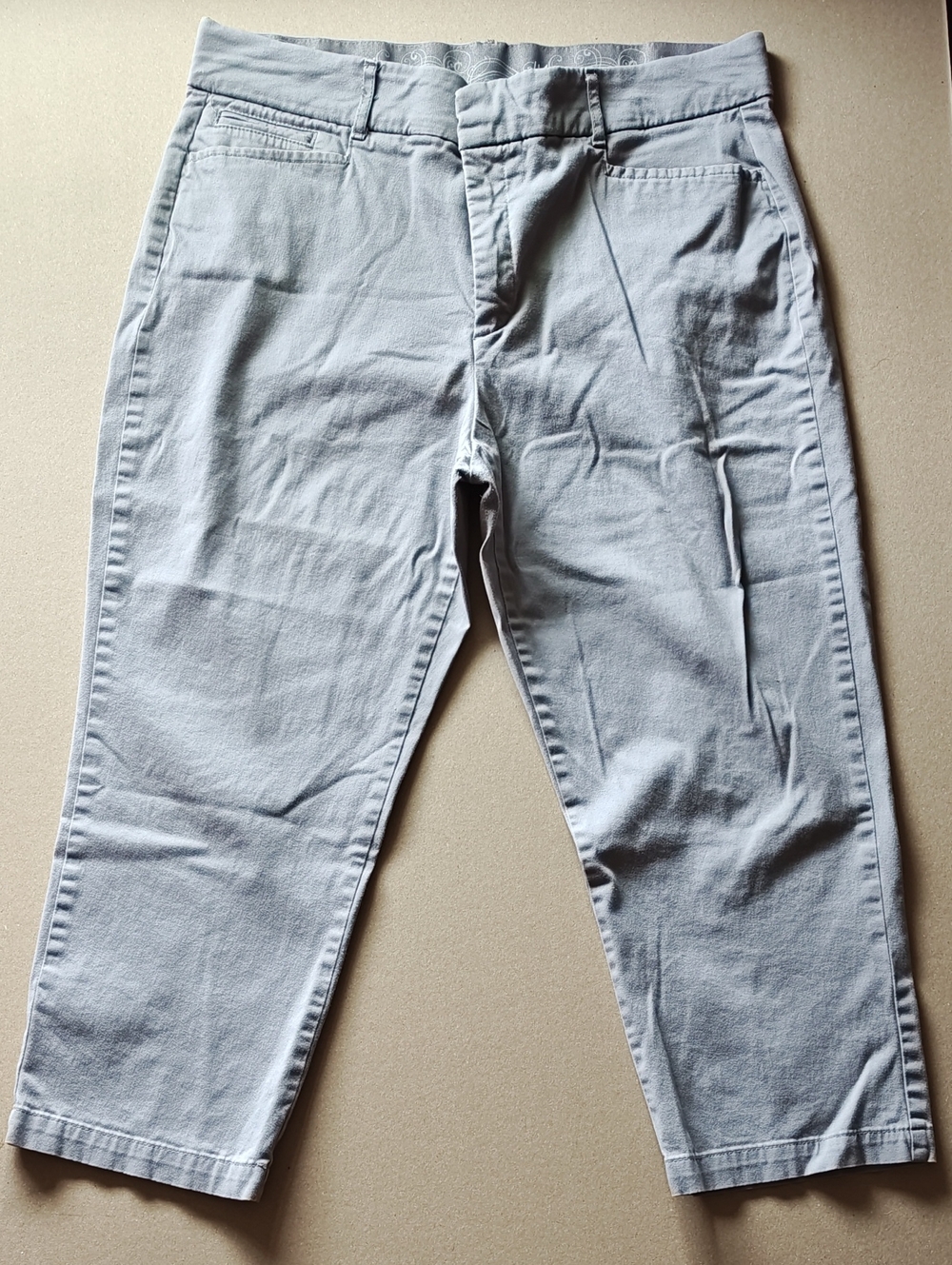 JM Collection Light Gray Cropped Pants